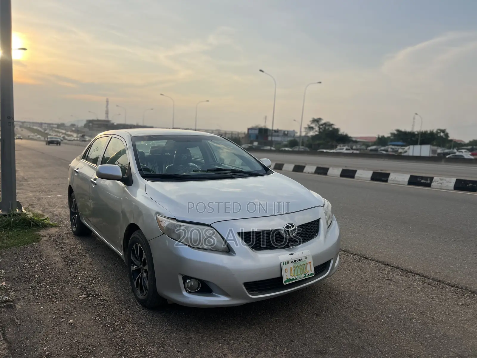 Toyota Corolla LE 4dr Sedan (1.8L 4cyl 4A) 2010 Silver