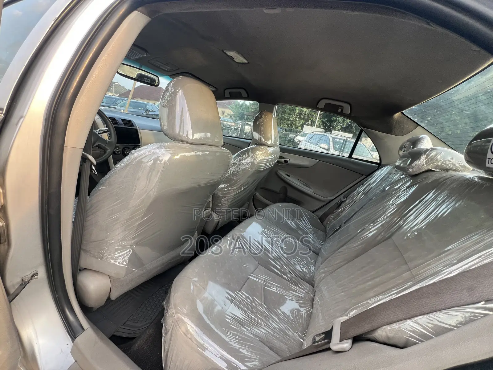 Toyota Corolla LE 4dr Sedan (1.8L 4cyl 4A) 2010 Silver