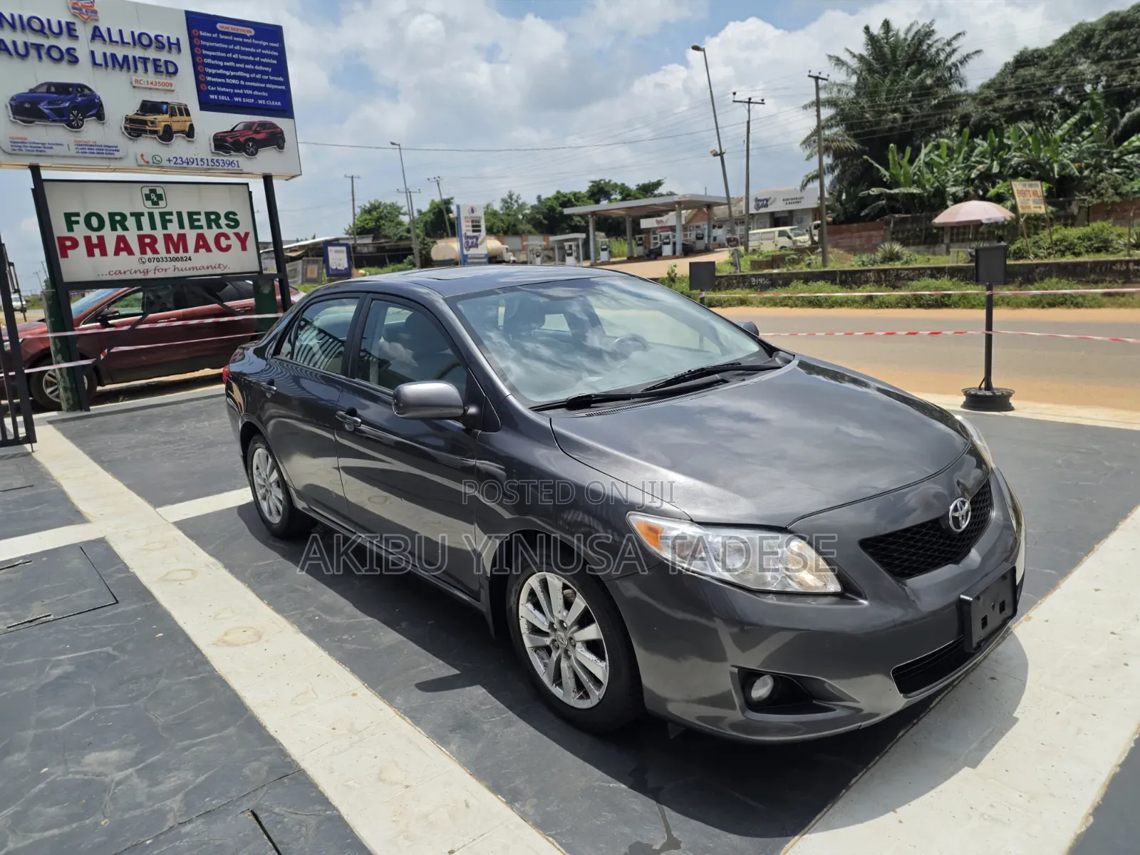 Toyota Corolla LE 4dr Sedan (1.8L 4cyl 4A) 2010 Gray