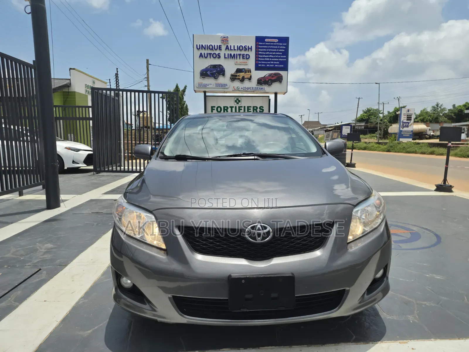 Toyota Corolla LE 4dr Sedan (1.8L 4cyl 4A) 2010 Gray