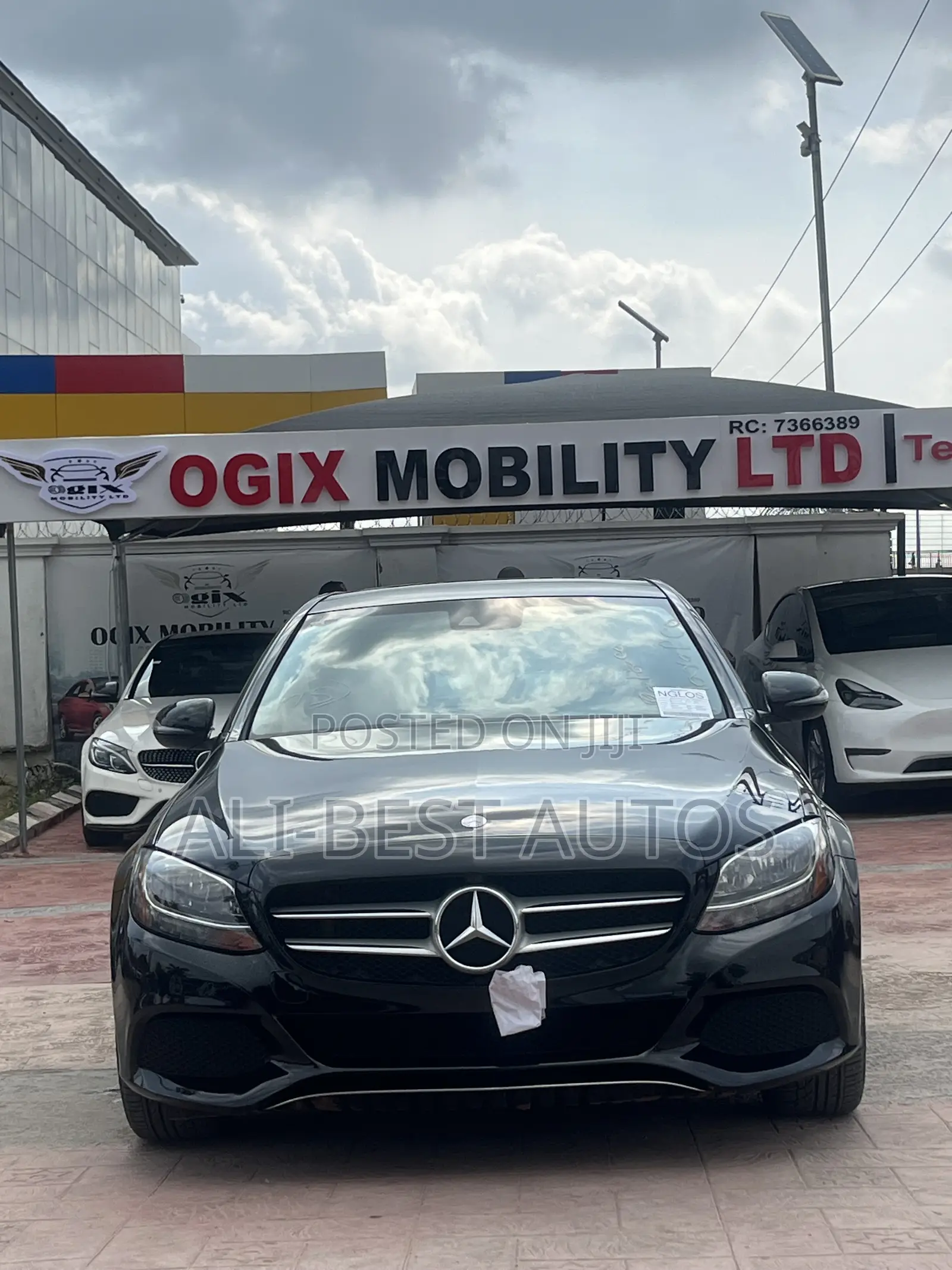 Mercedes-Benz C300 2016 Black