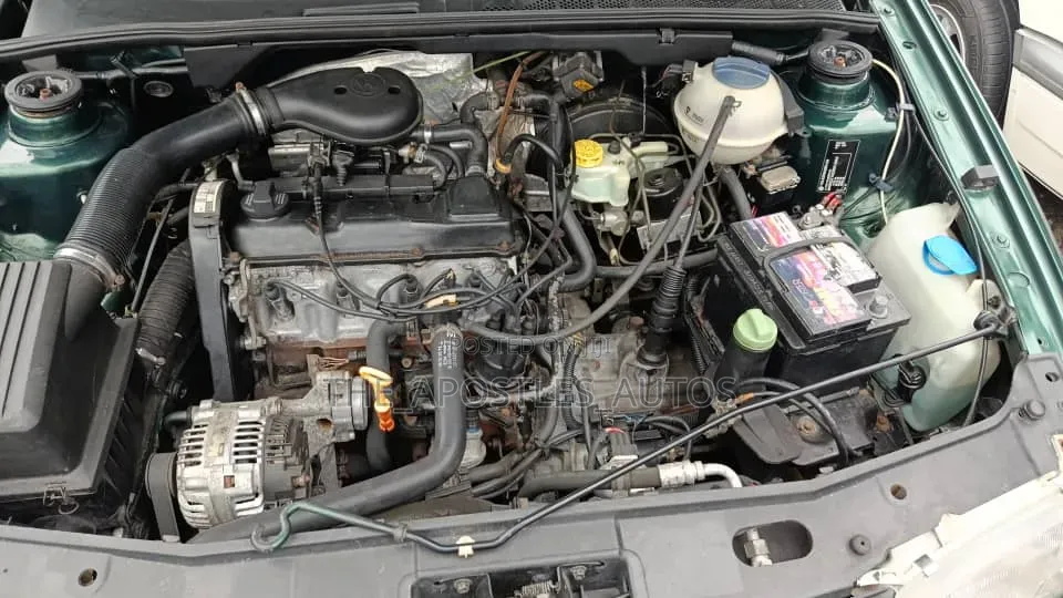Volkswagen Golf 2000 Green