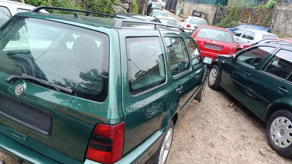 Volkswagen Golf 2000 Green