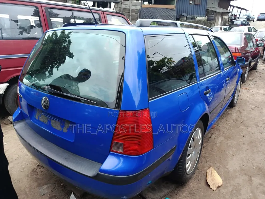 Volkswagen Golf 2004 Blue