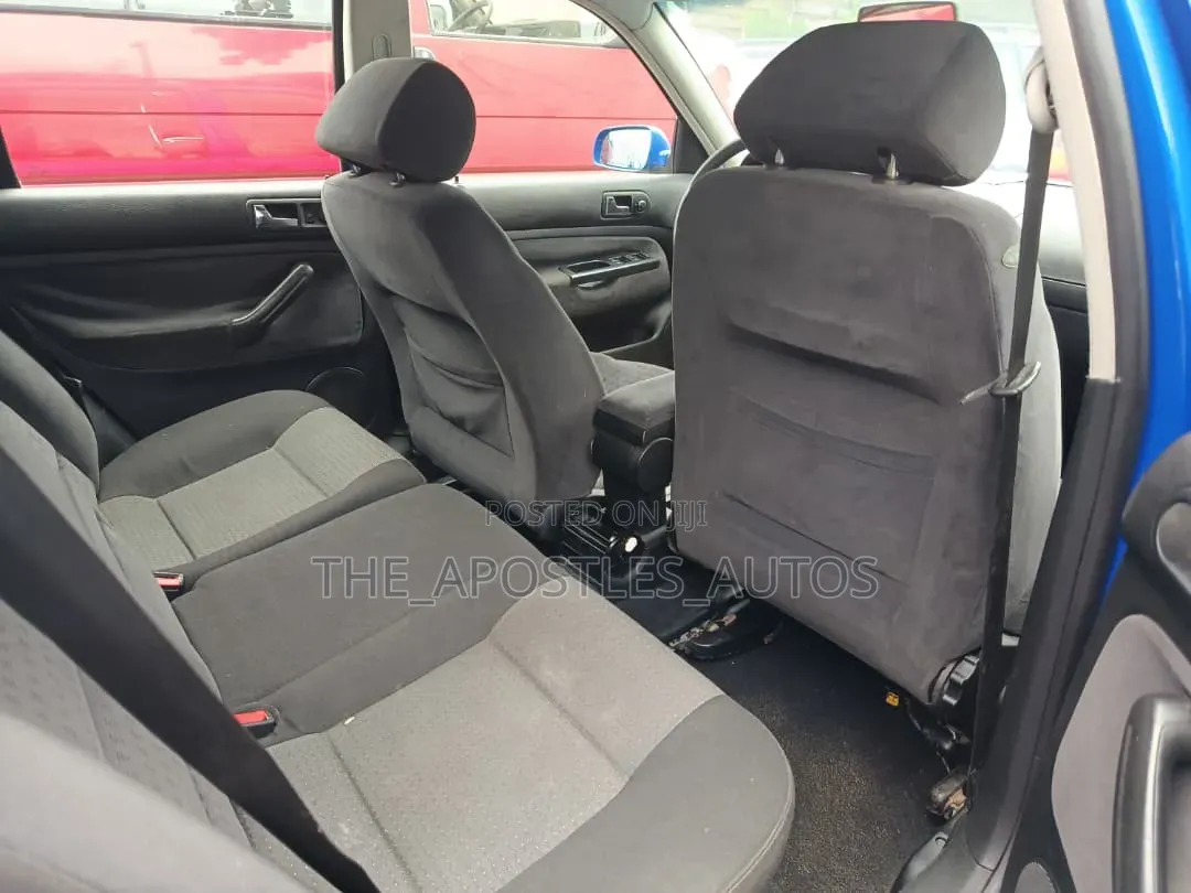 Volkswagen Golf 2004 Blue