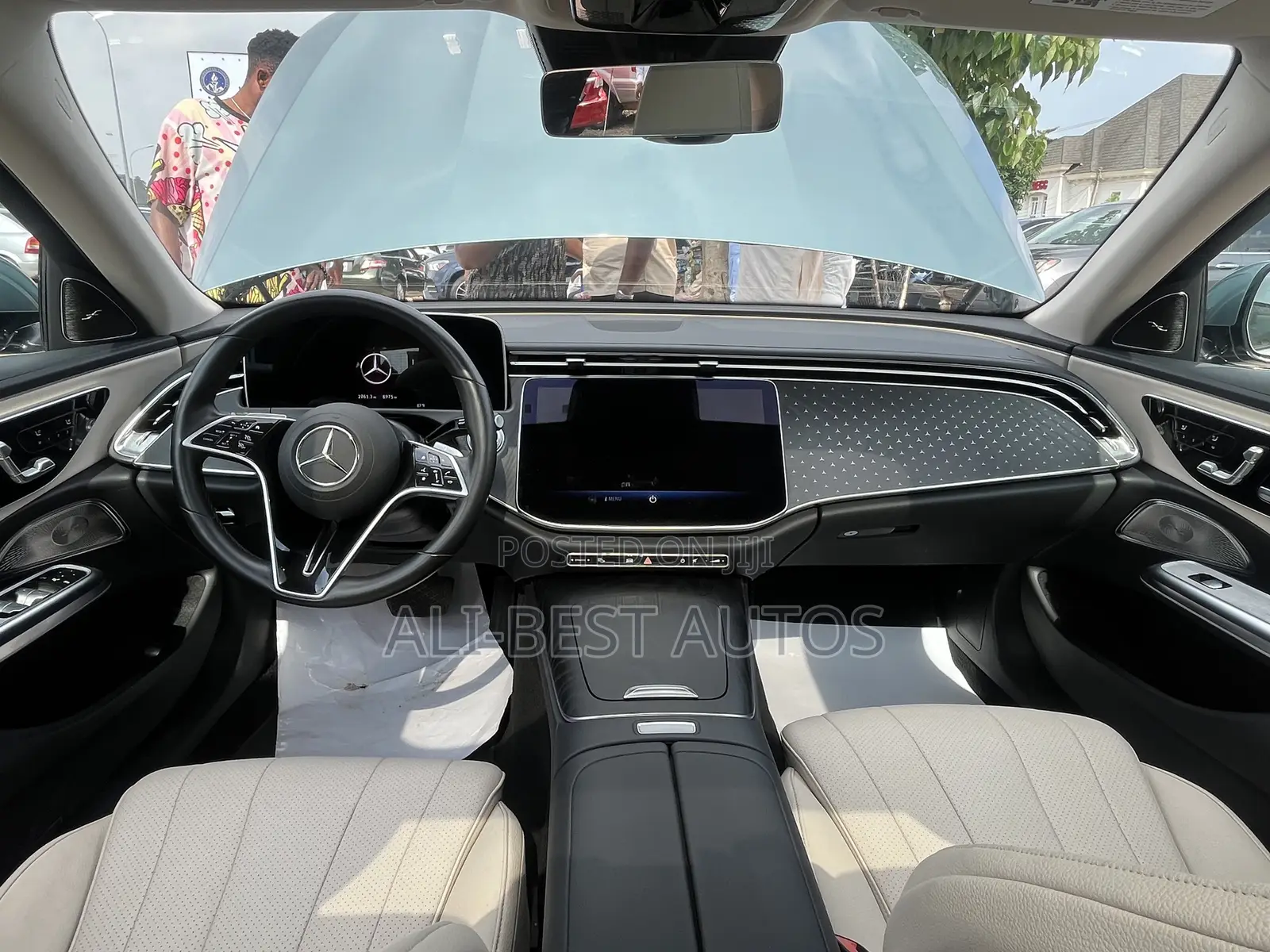Mercedes-Benz E350 2024 Green