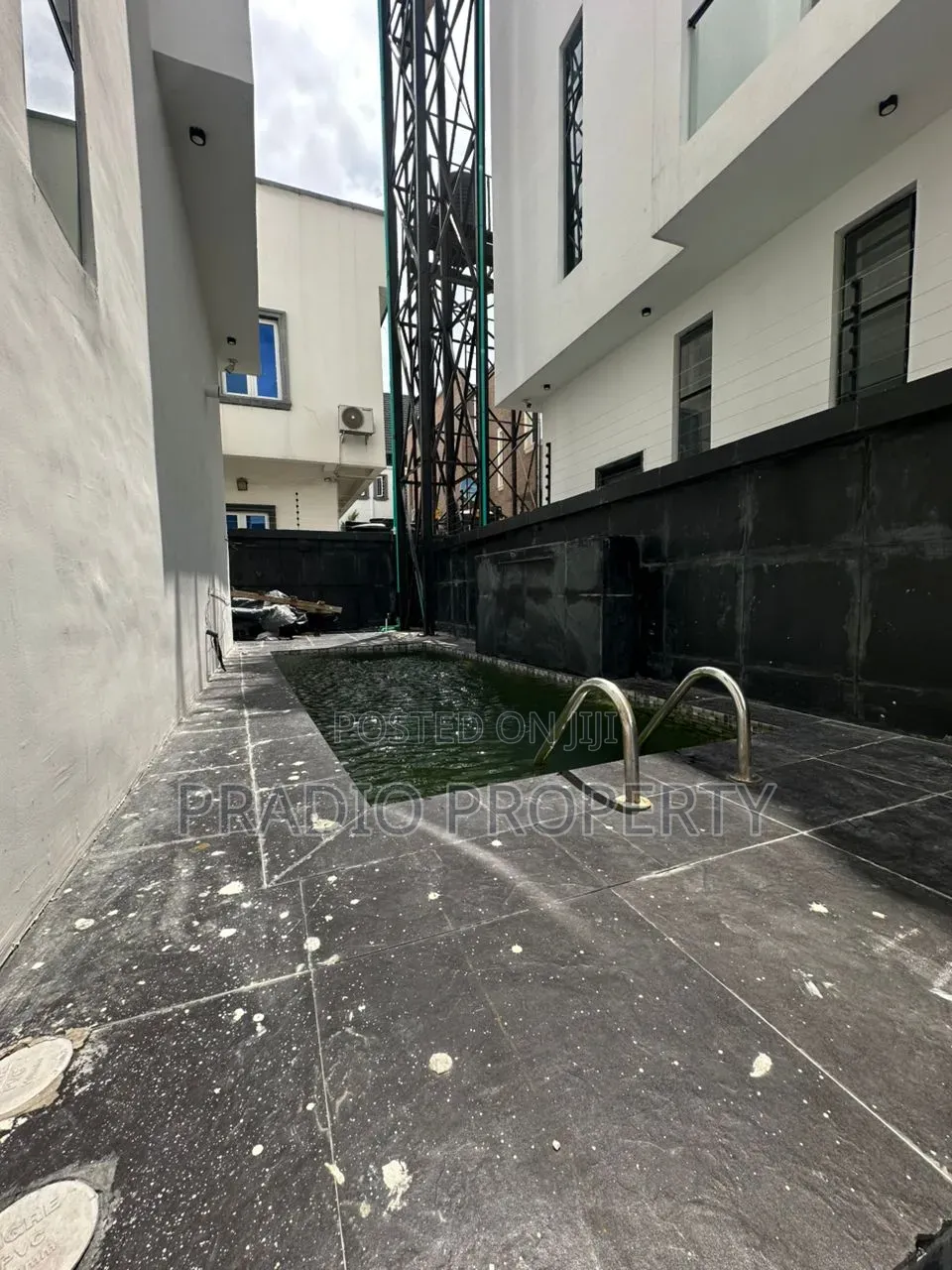 5bdrm House in Osapa London Estate for sale