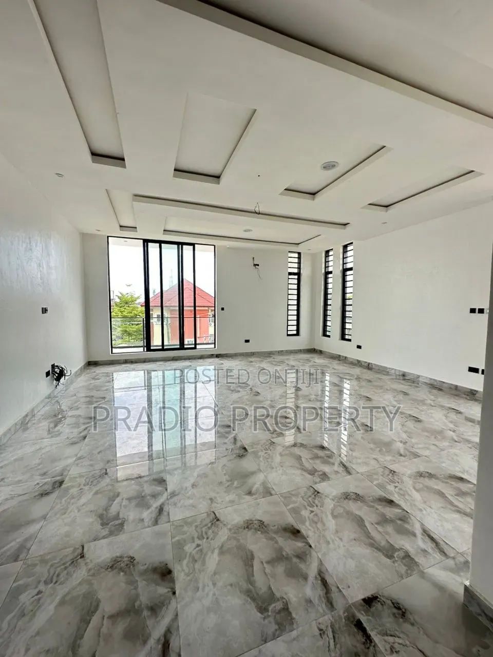 5bdrm House in Osapa London Estate for sale