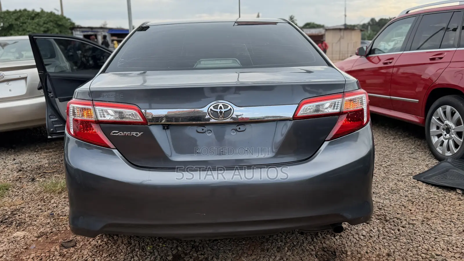 Toyota Camry LE 4dr Sedan (2.5L 4cyl 6A) 2013 Gray