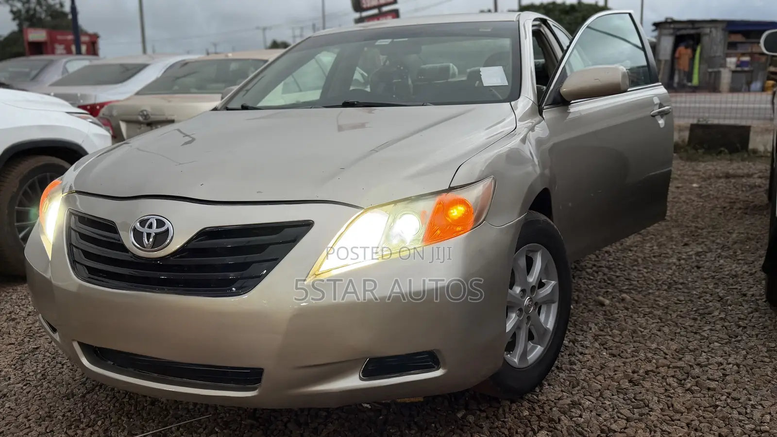 Toyota Camry LE 4dr Sedan (2.4L 4cyl 5A) 2008 Gold