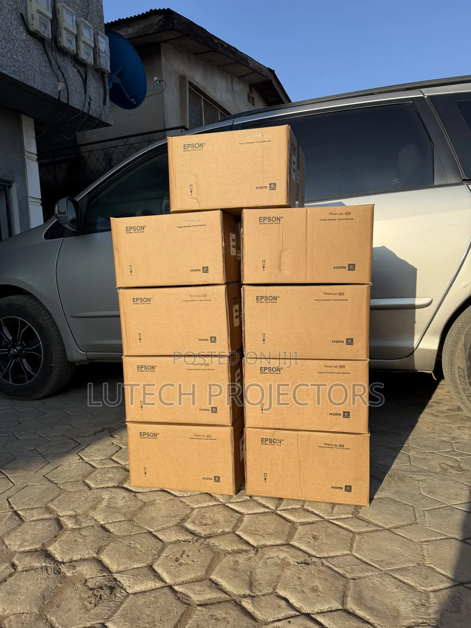 Epson EB-685W Wide-Screen Projector for Classrooms, Offices & Events