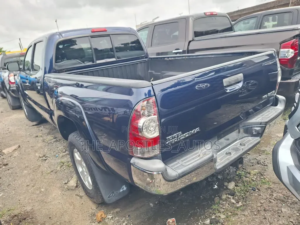 Toyota Tacoma 2014 Blue