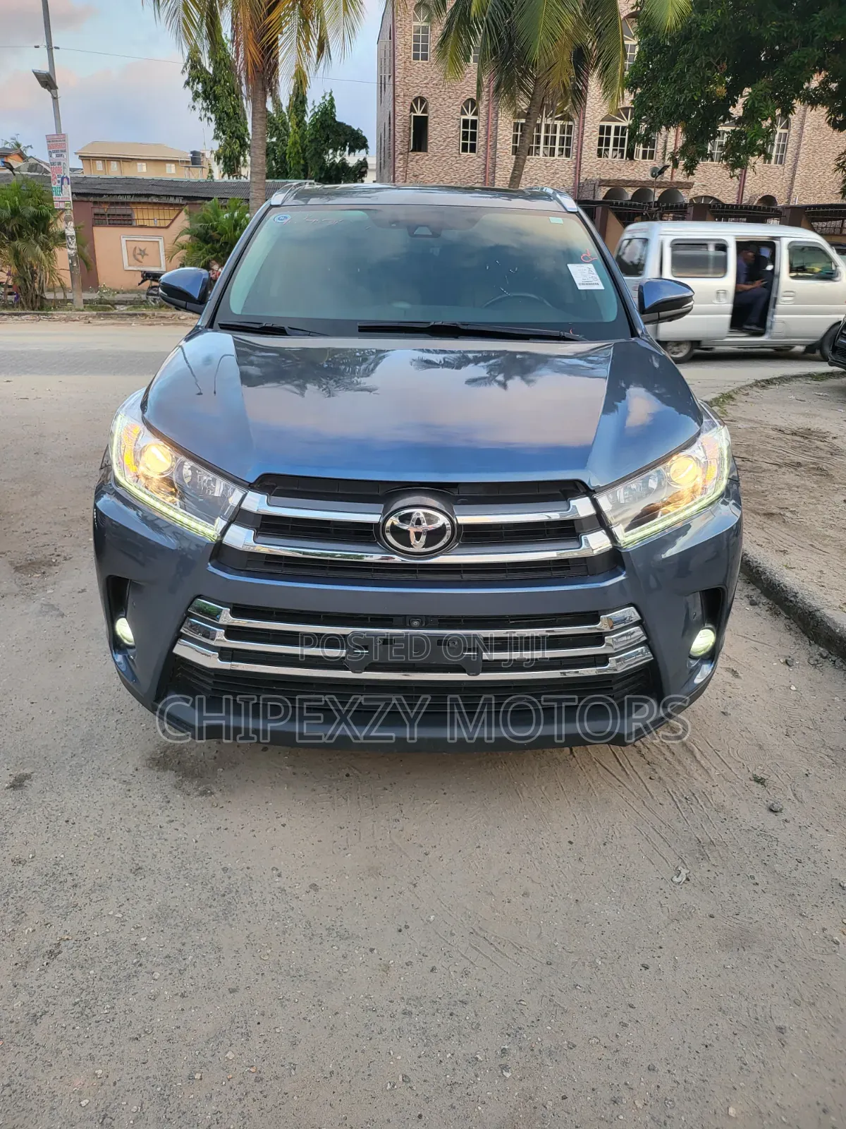 Toyota Highlander 2019 Blue