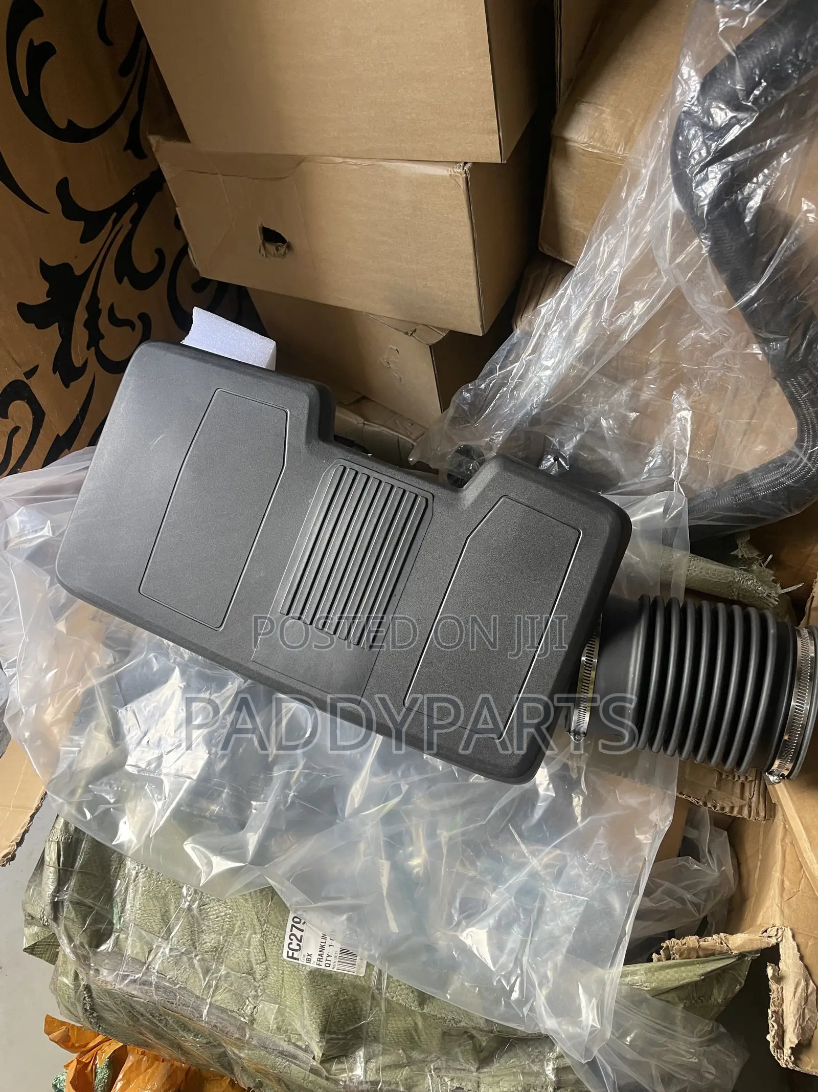 Cadillac Escalade Air Cleaner Outlet Duct 84467638