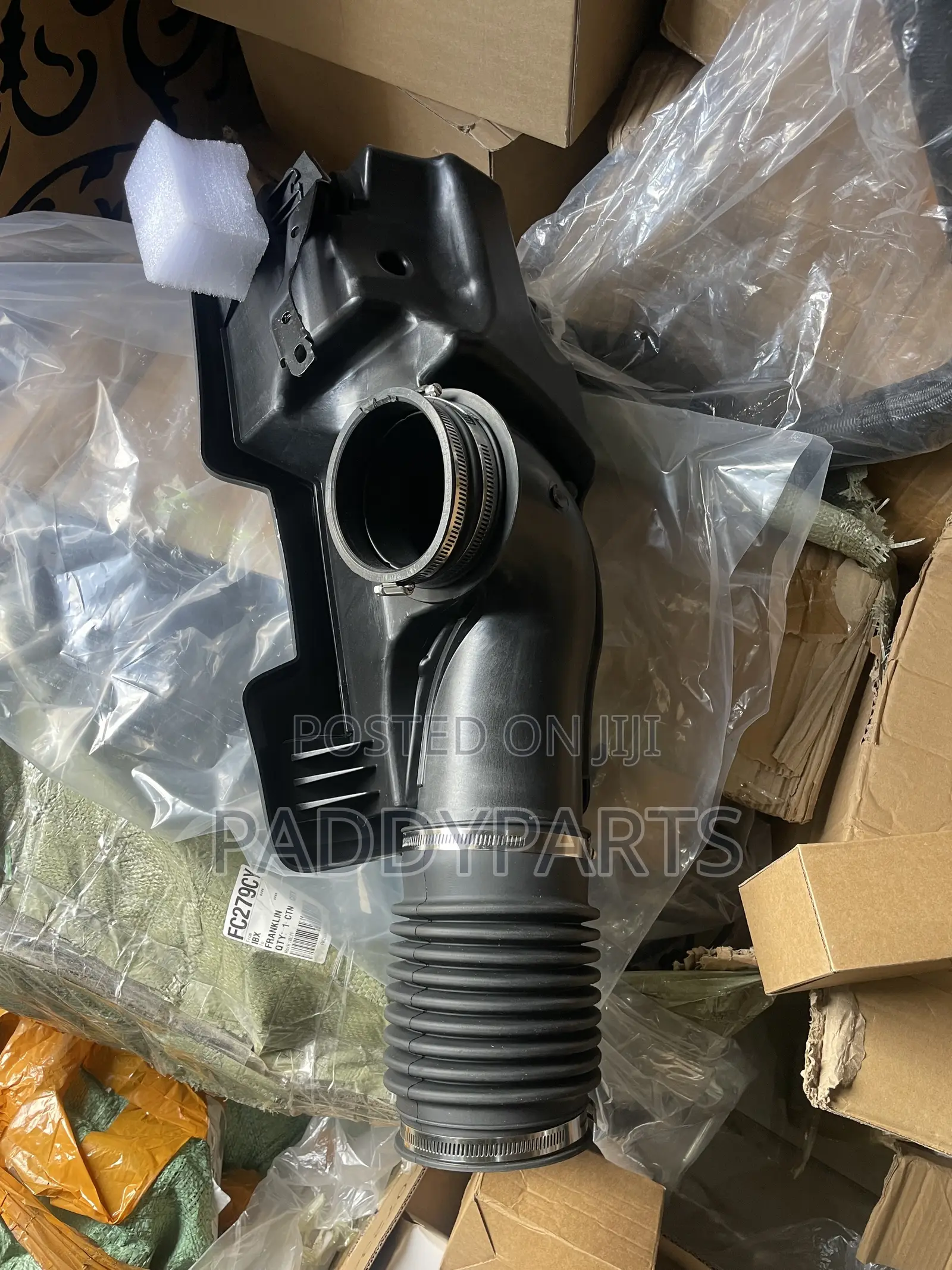 Cadillac Escalade Air Cleaner Outlet Duct 84467638