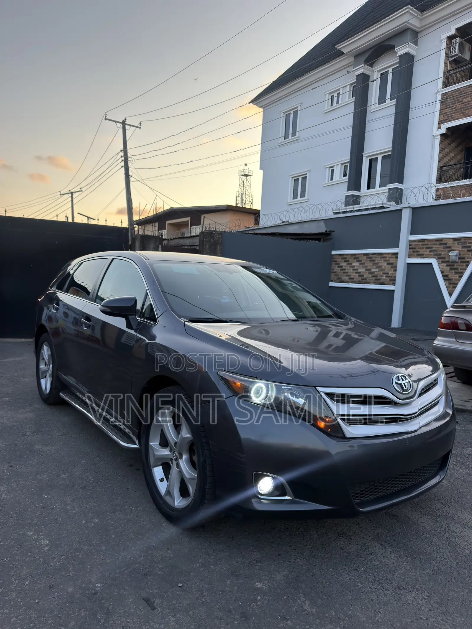 Toyota Venza LE 2012 Gray