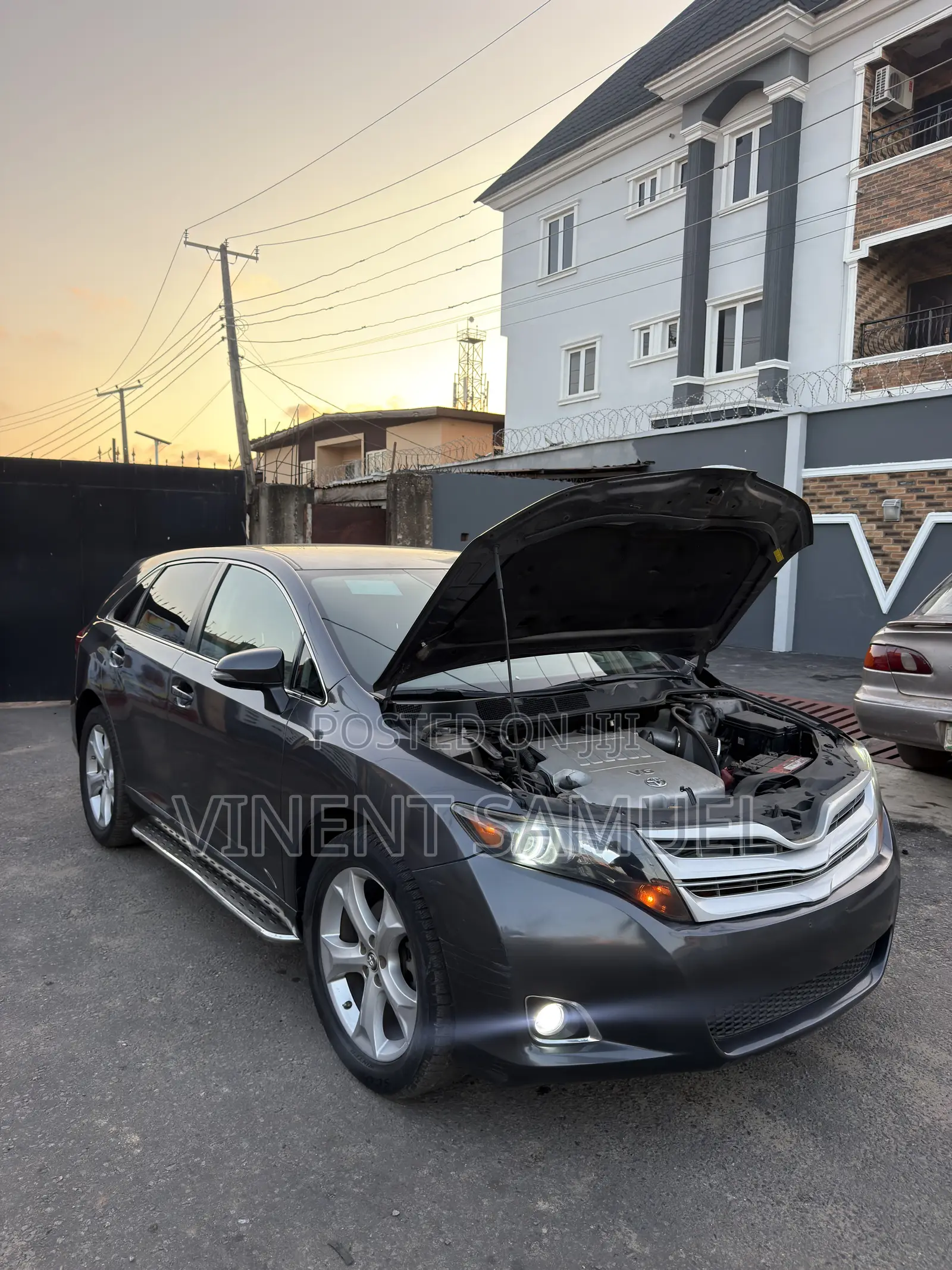 Toyota Venza LE 2012 Gray