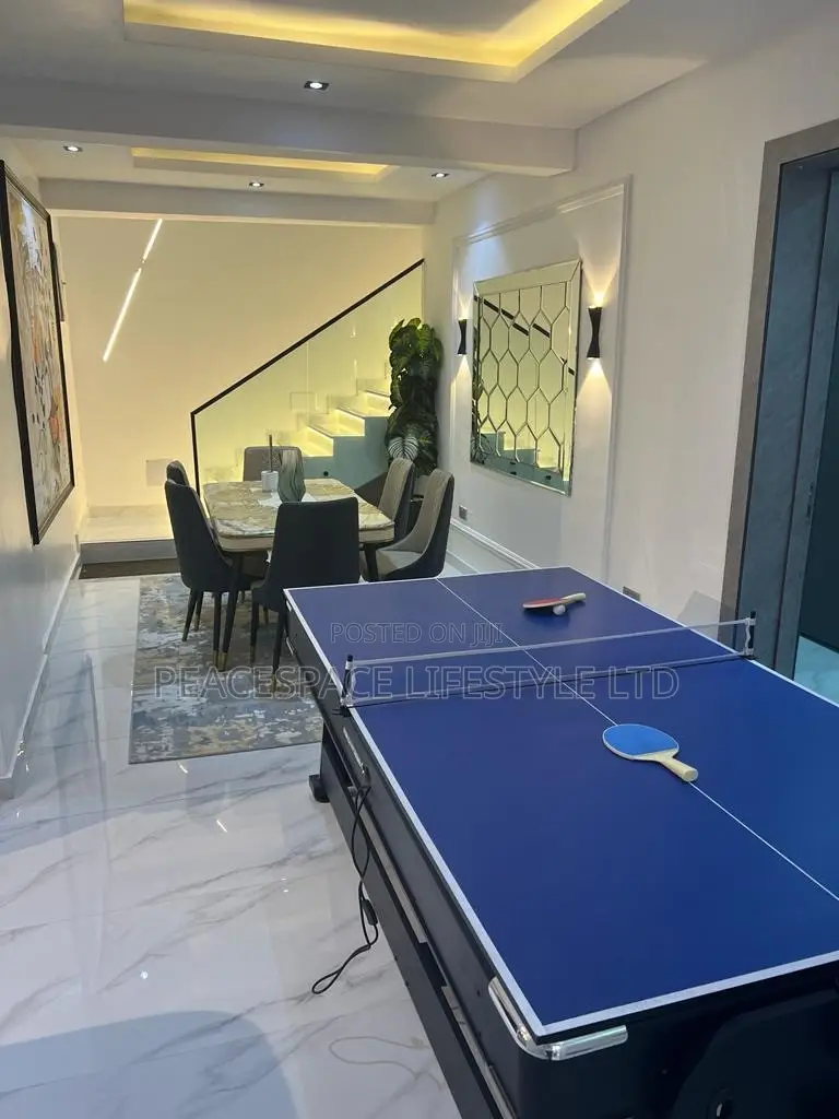 Lovely 3 Bedroom Apartment Banana Island