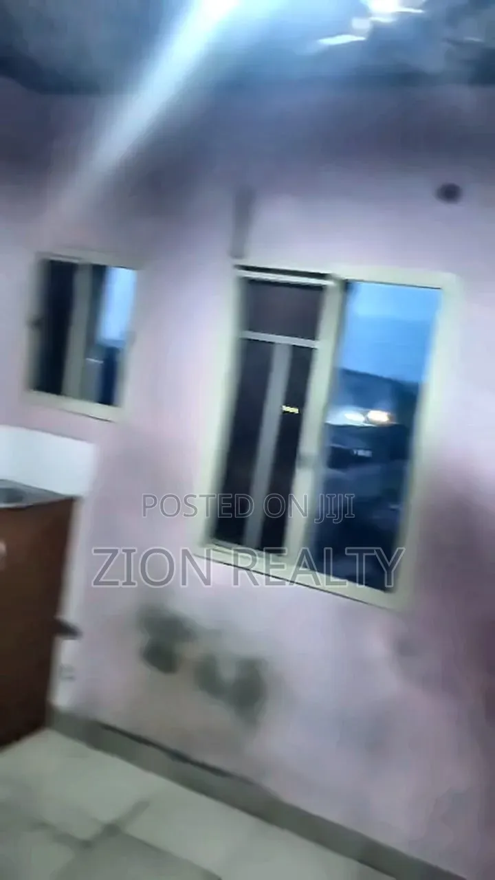 1bdrm Bedsitter in Bashorun Estate, Sangotedo for rent