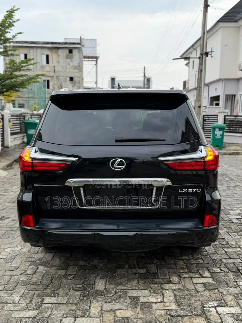 Lexus LX 2018 Black