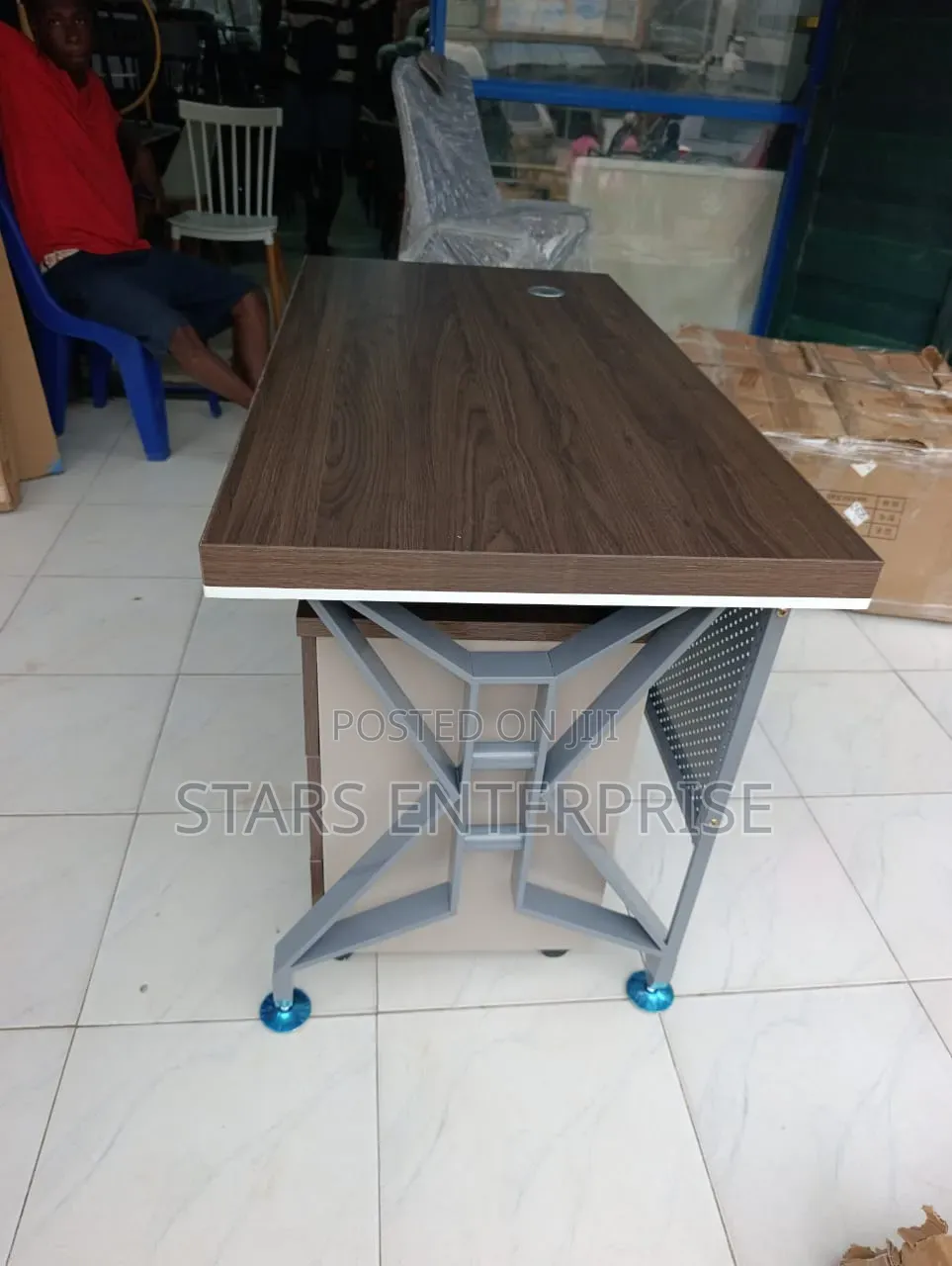 Office Table / Modern Office Desk.