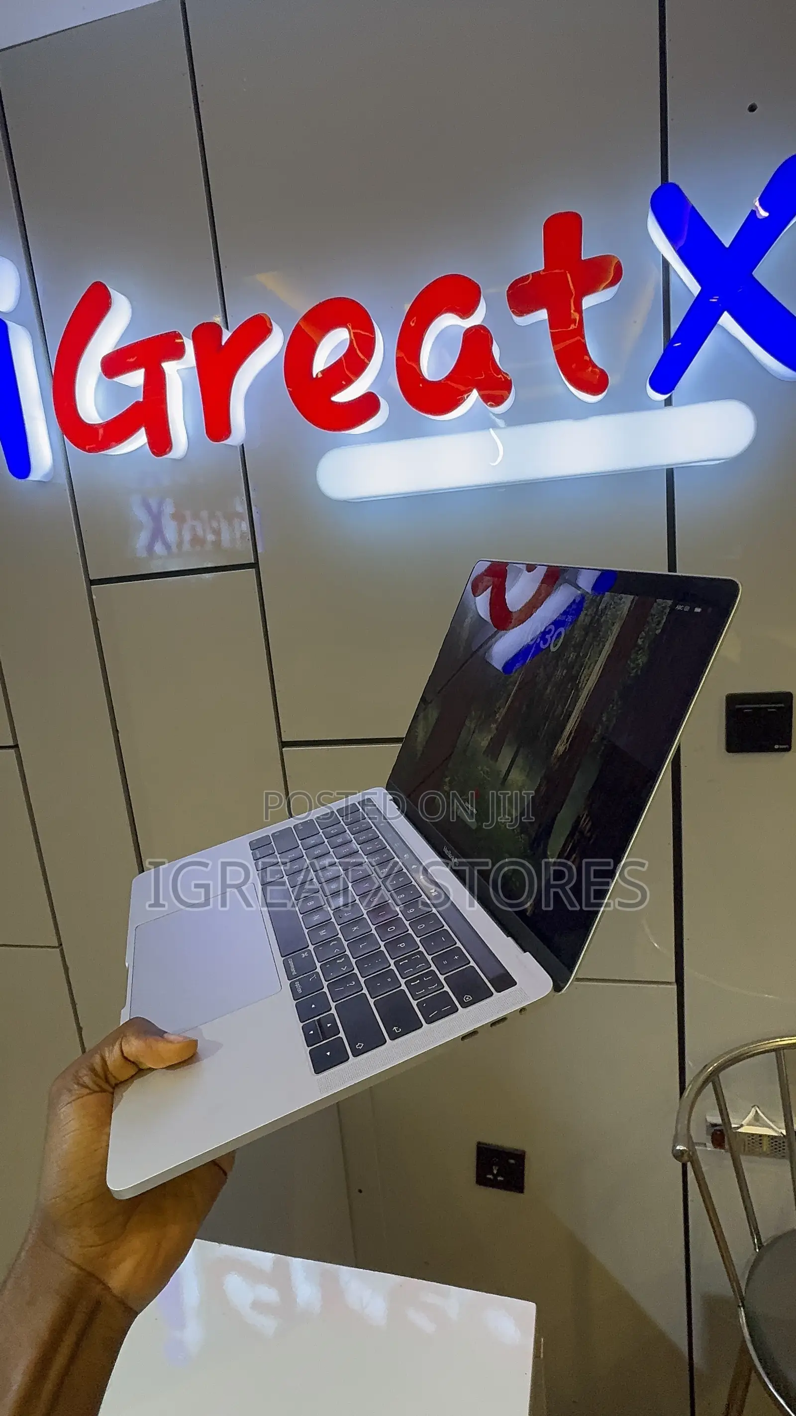 New Laptop Apple MacBook 2018 16GB Intel Core i5 SSD 512GB