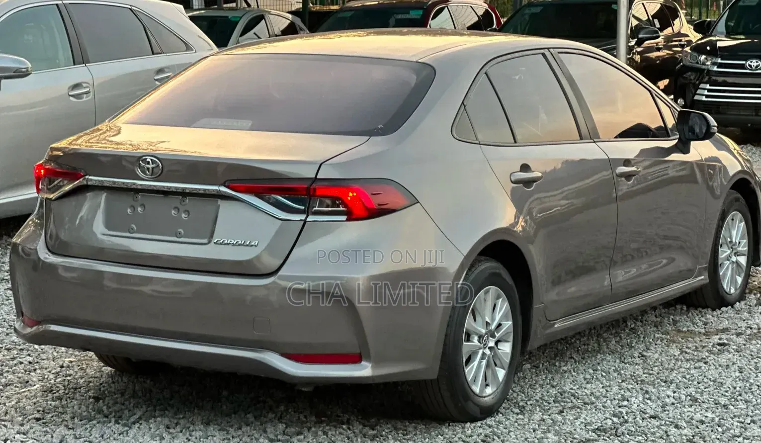Toyota Corolla XSE 2023 Gold