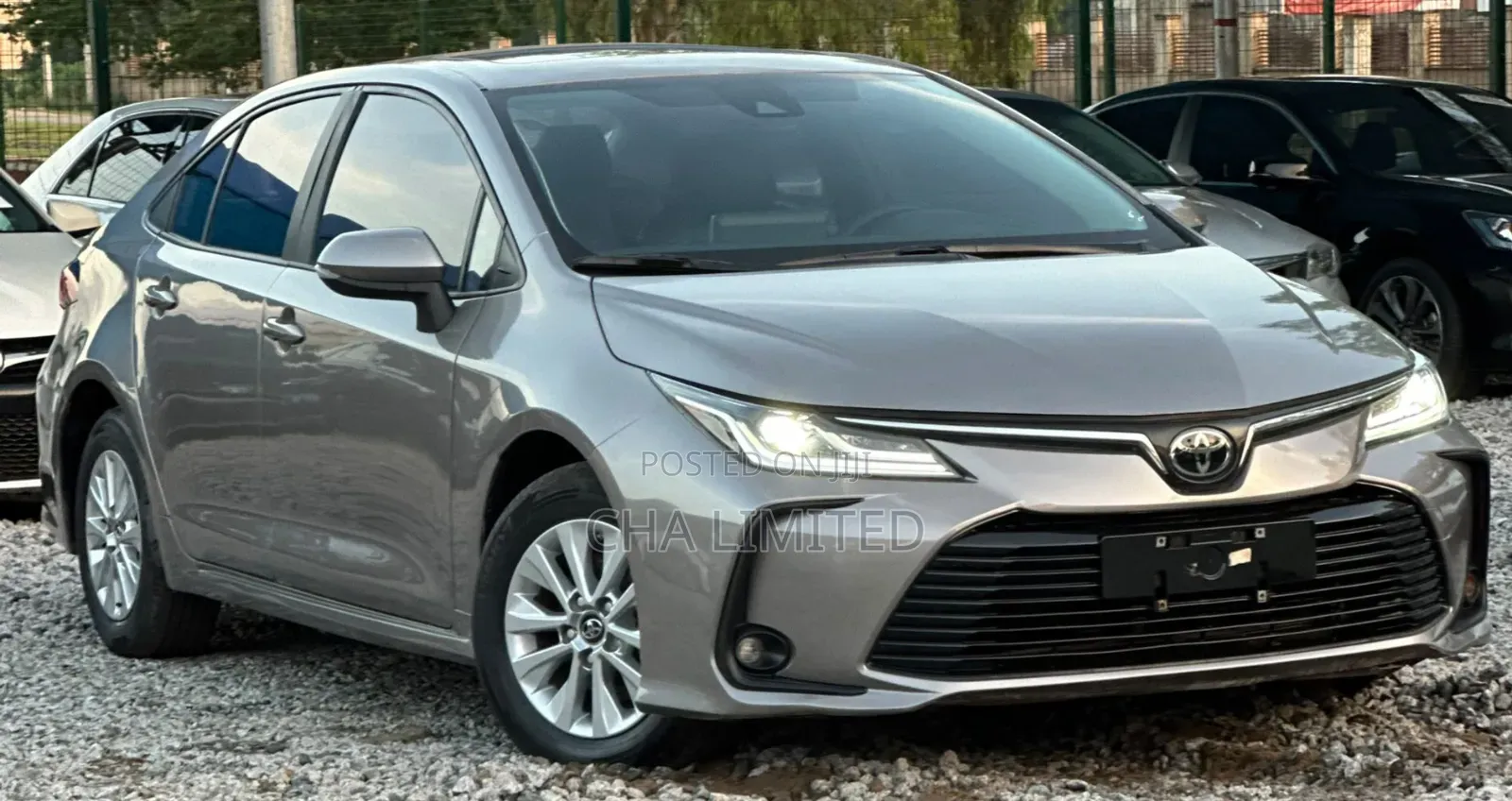 Toyota Corolla XSE 2023 Gold