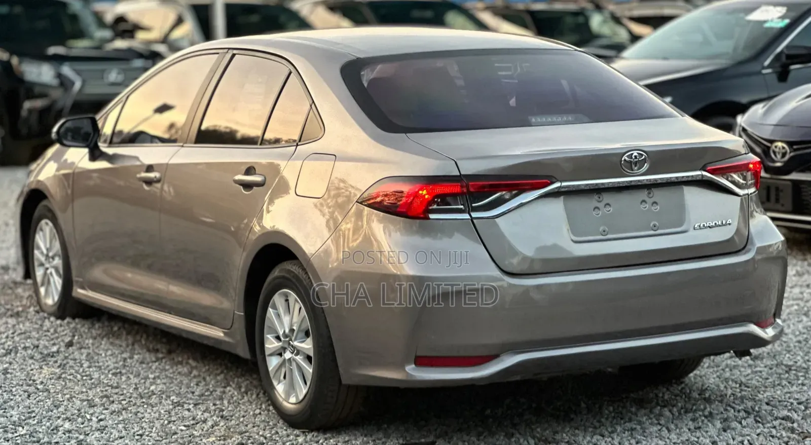 Toyota Corolla XSE 2023 Gold