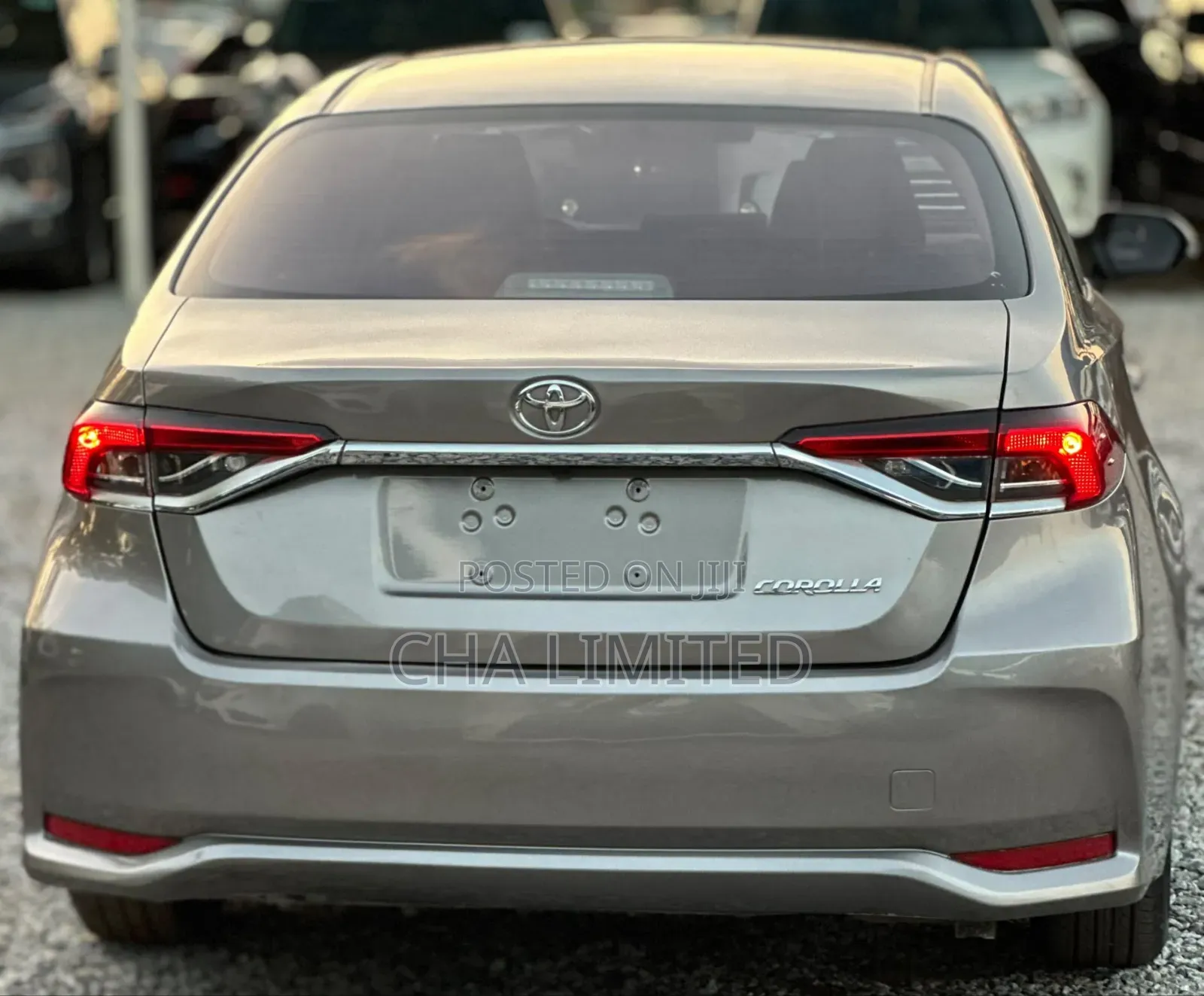 Toyota Corolla XSE 2023 Gold