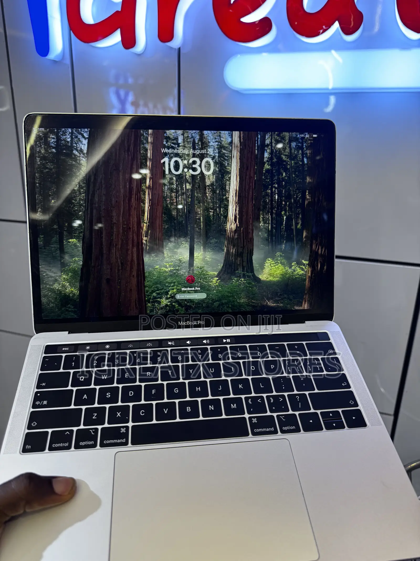 New Laptop Apple MacBook 2018 16GB Intel Core i5 SSD 512GB