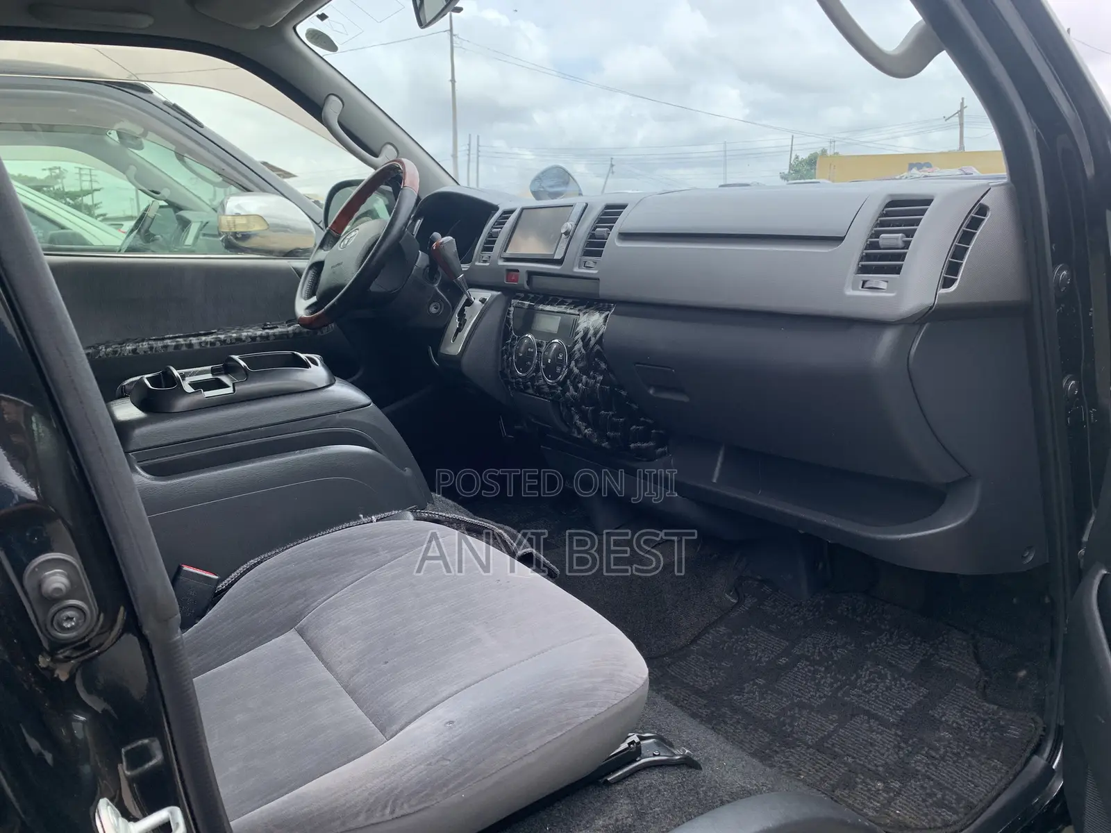 Toyota HiAce 2012 Black