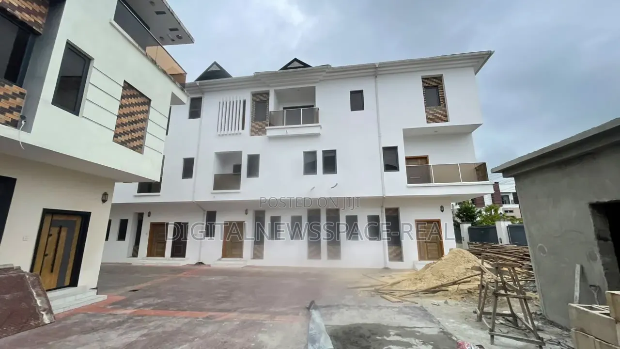 Furnished 3bdrm Penthouse in Sangotedo, Ajah for sale