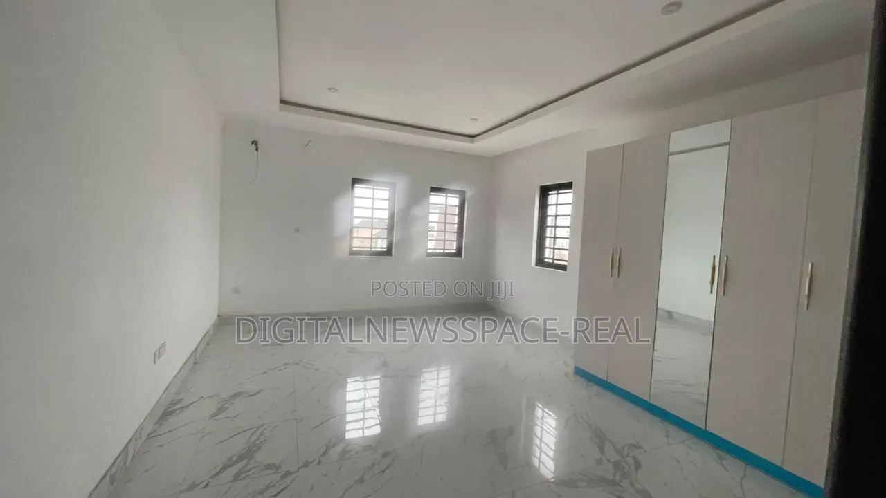 Furnished 3bdrm Penthouse in Sangotedo, Ajah for sale