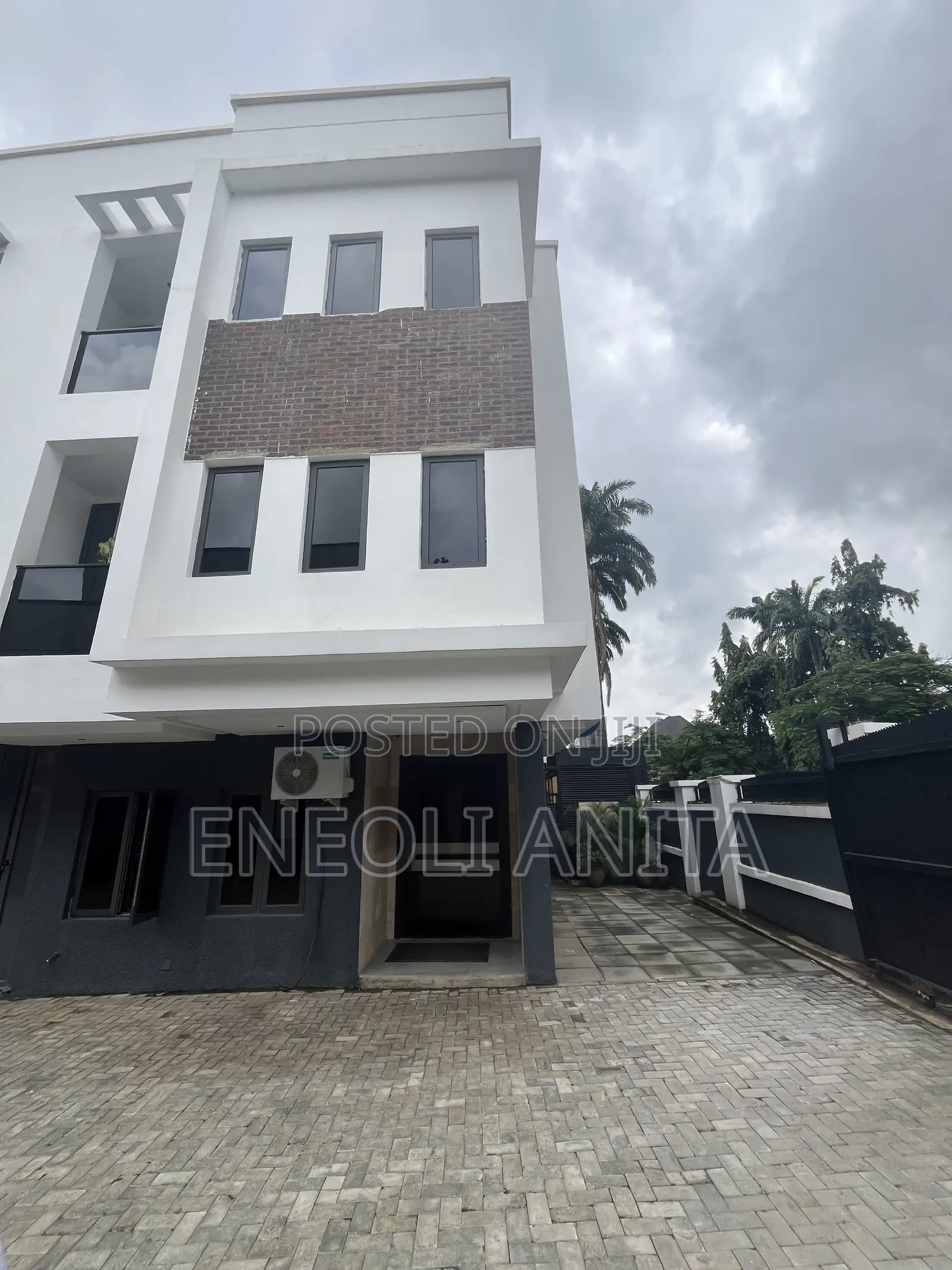 4bdrm Duplex in Wuse 2 for sale