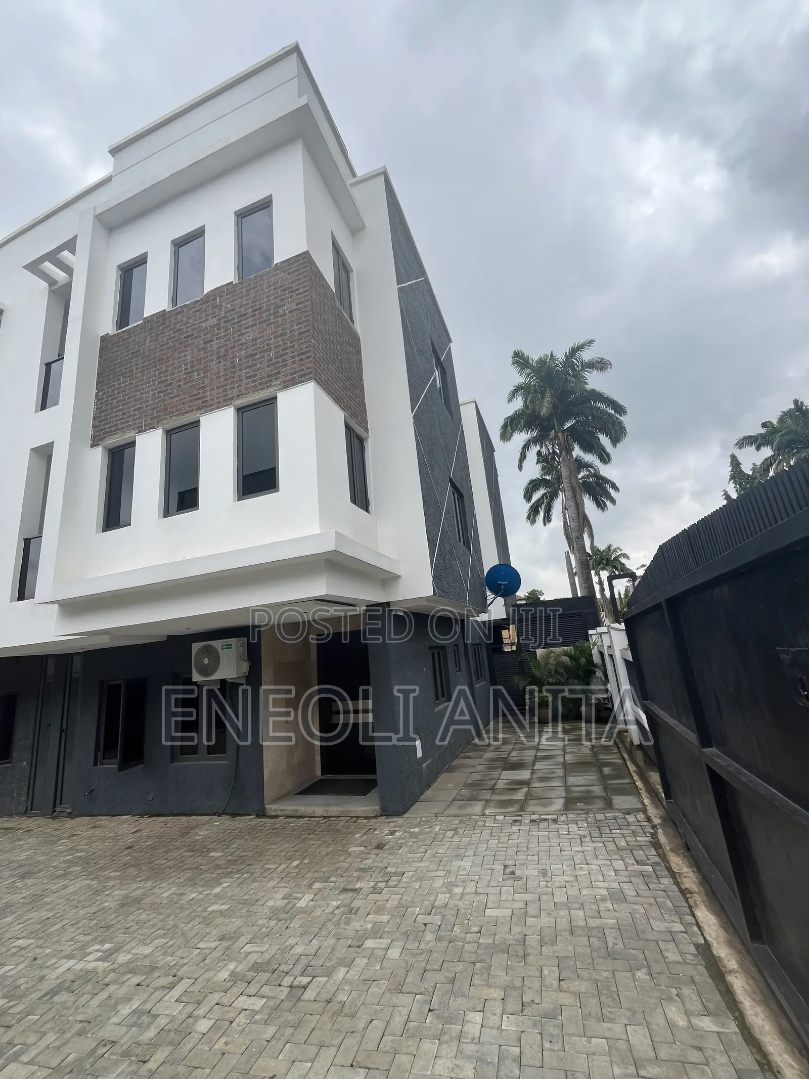4bdrm Duplex in Wuse 2 for sale