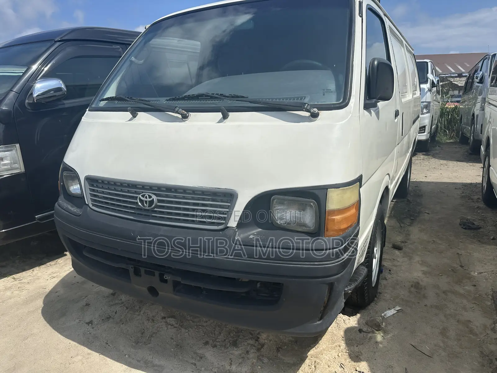 Toyota HiAce 1999 White