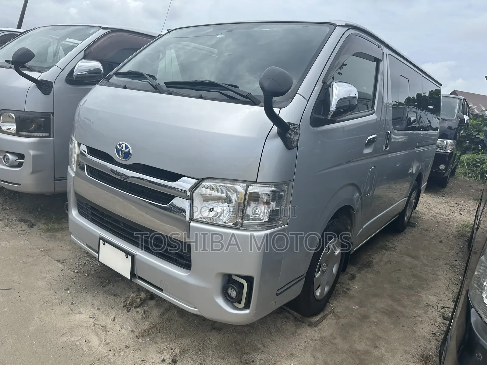 Toyota HiAce 2015 Silver