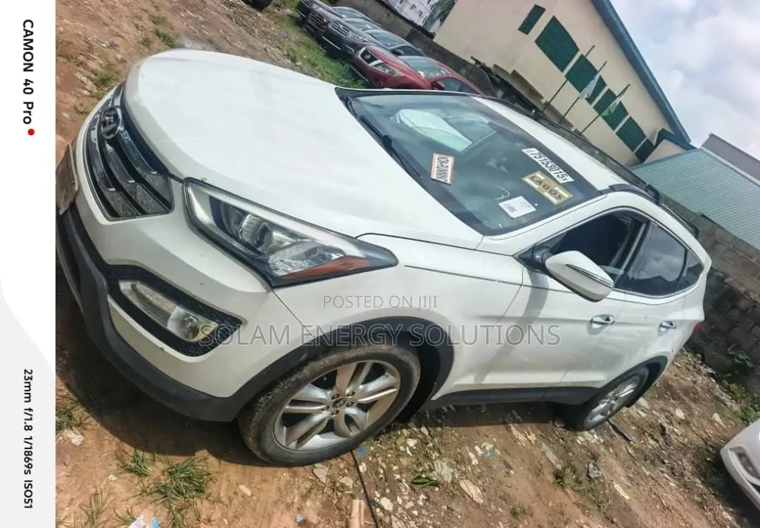 Hyundai Santa Fe 2013 White