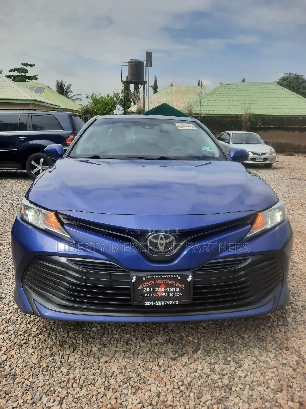 Toyota Camry LE FWD (2.5L 4cyl 8AM) 2018 Blue