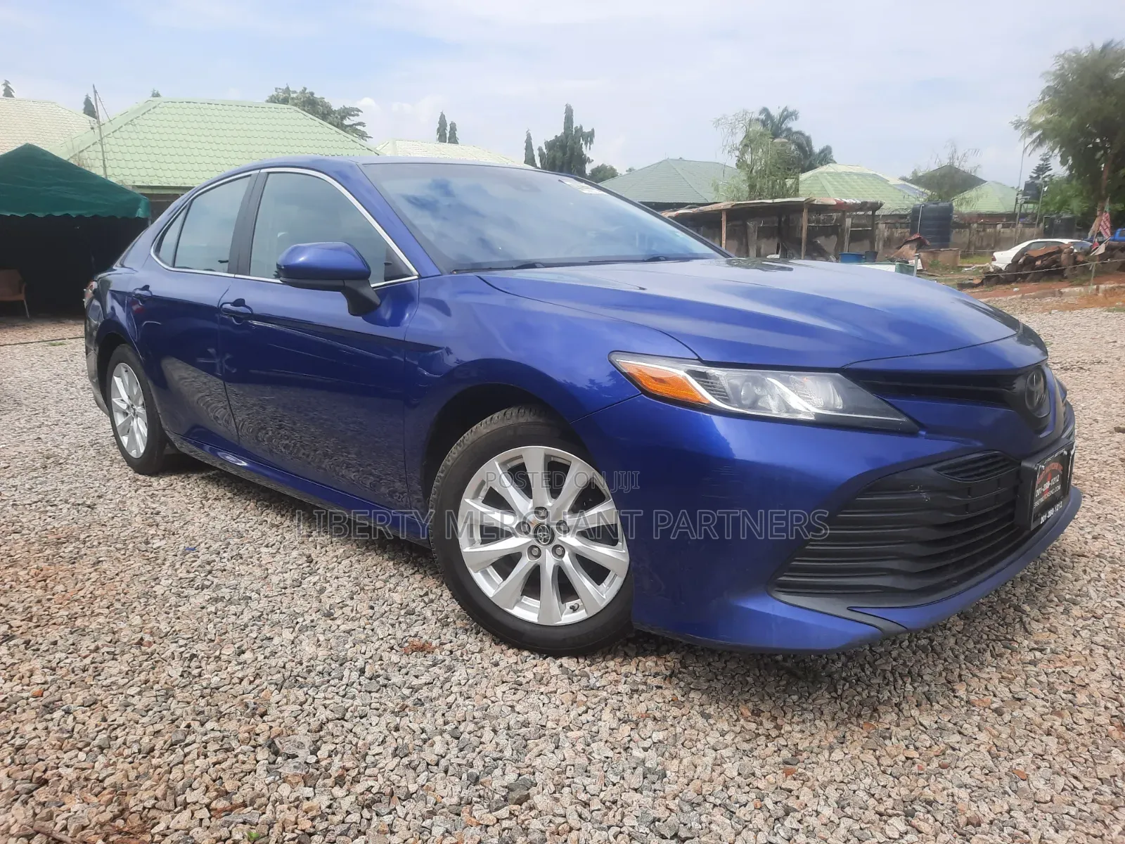Toyota Camry LE FWD (2.5L 4cyl 8AM) 2018 Blue