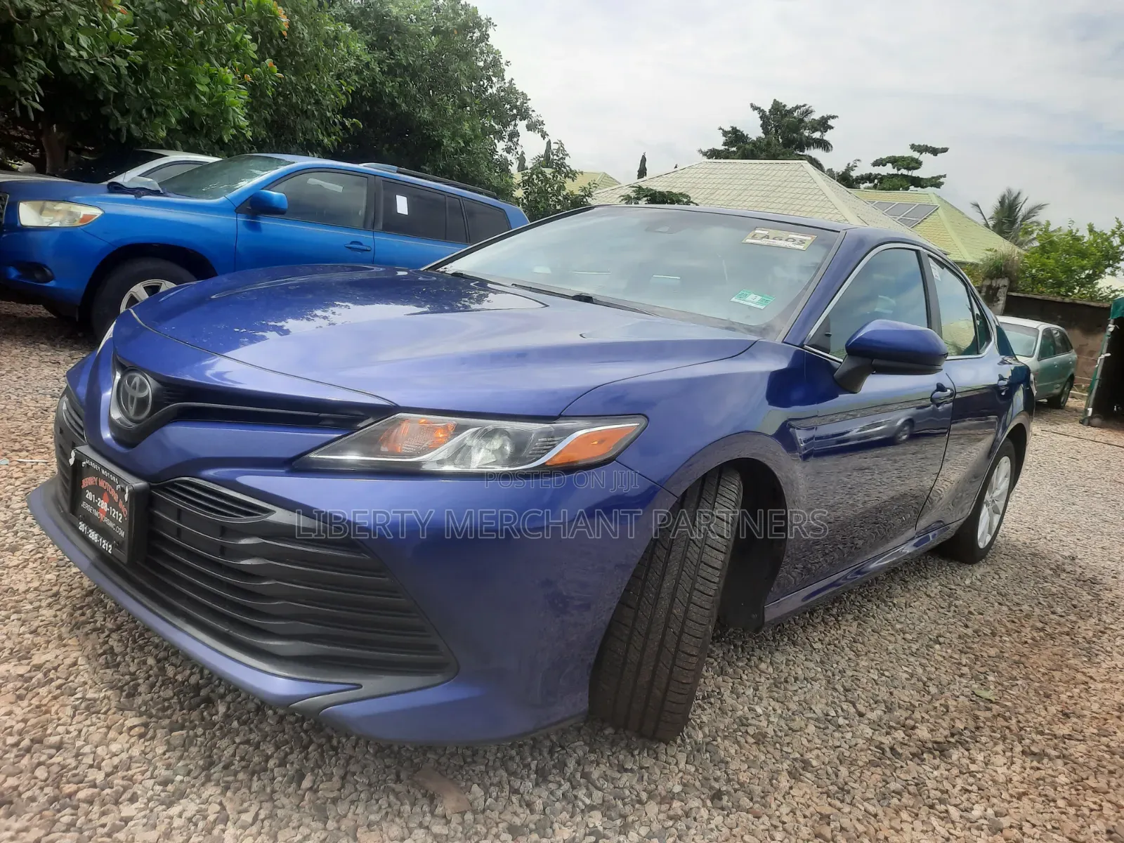 Toyota Camry LE FWD (2.5L 4cyl 8AM) 2018 Blue