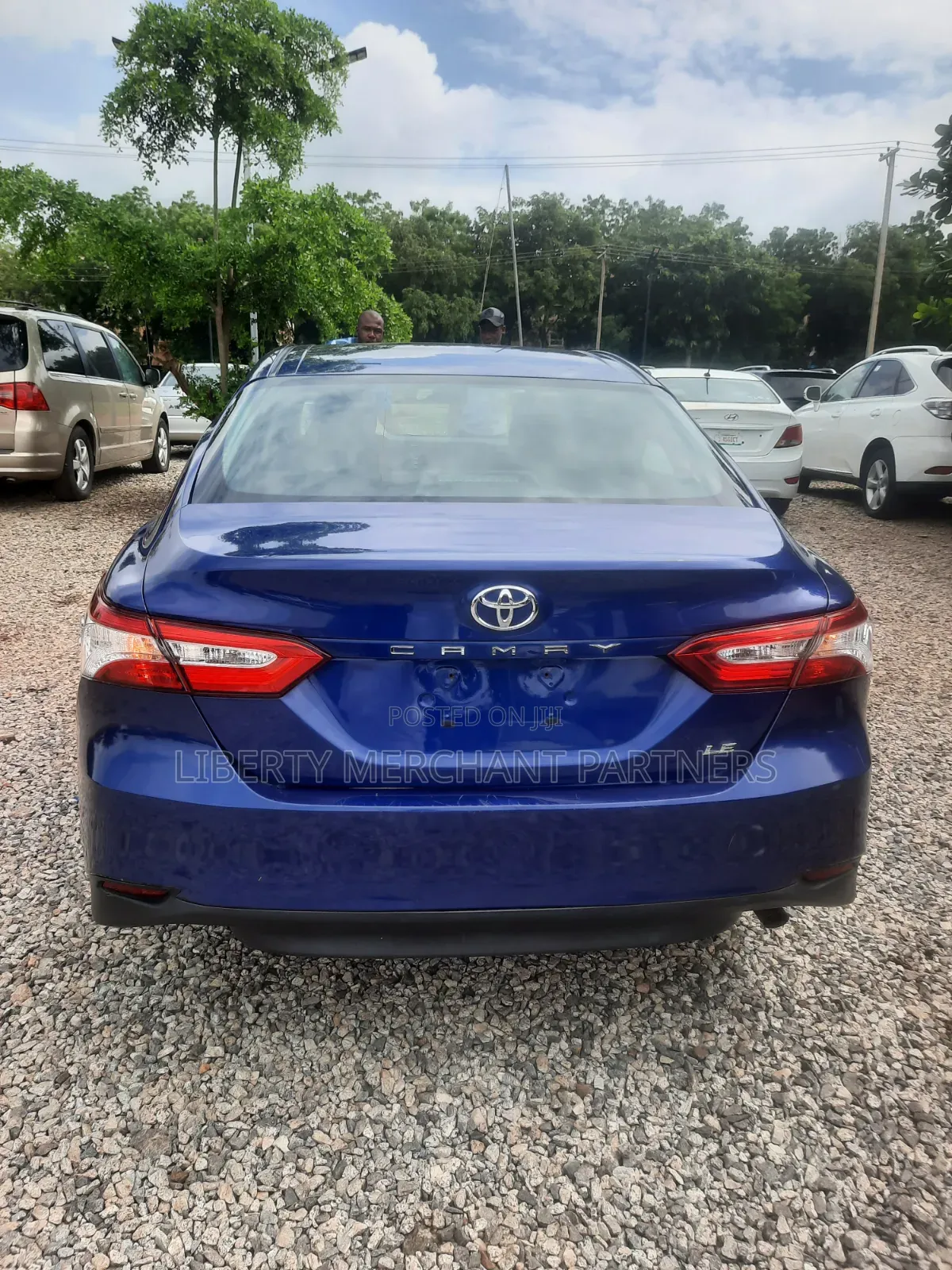 Toyota Camry LE FWD (2.5L 4cyl 8AM) 2018 Blue