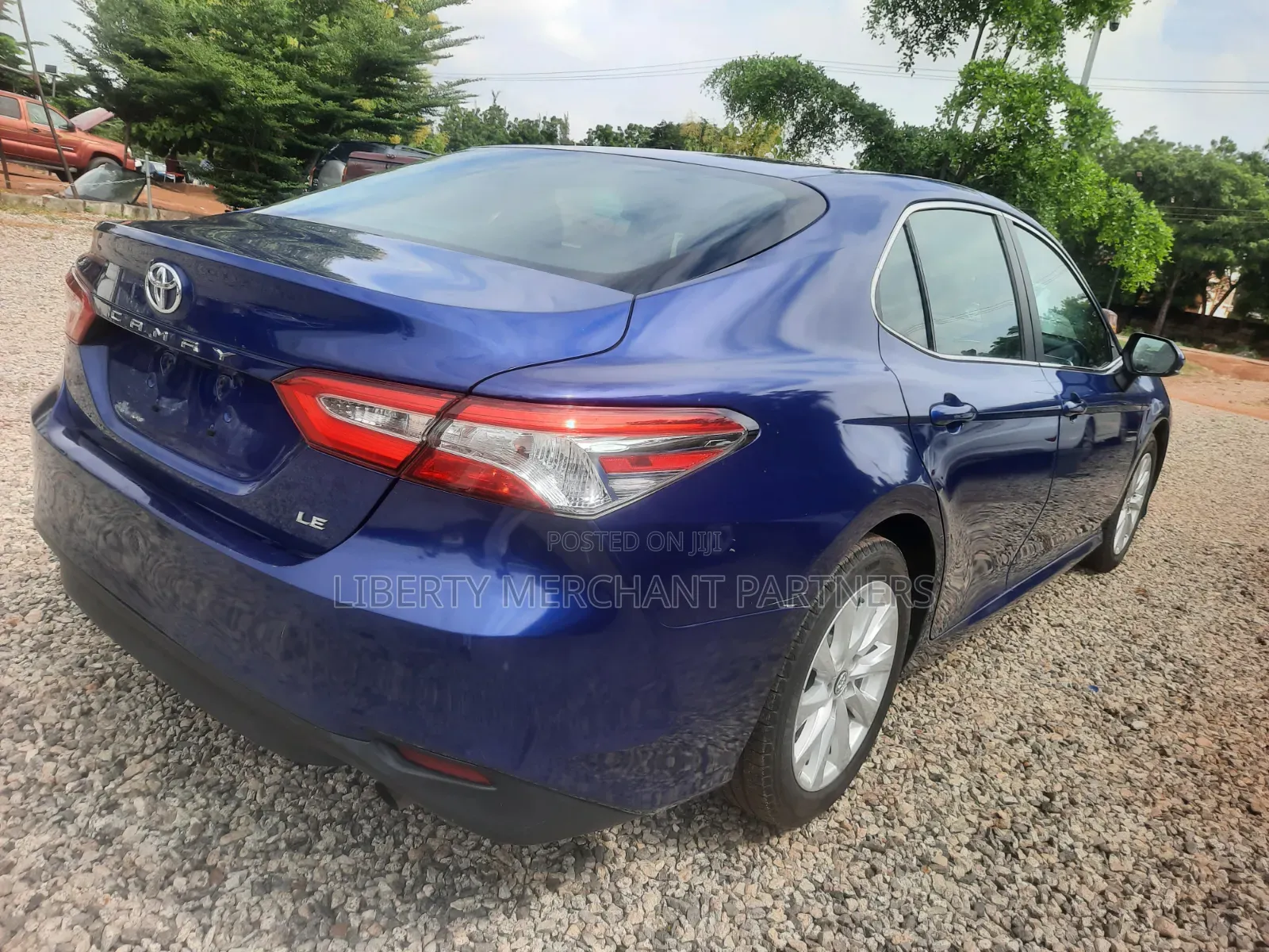 Toyota Camry LE FWD (2.5L 4cyl 8AM) 2018 Blue