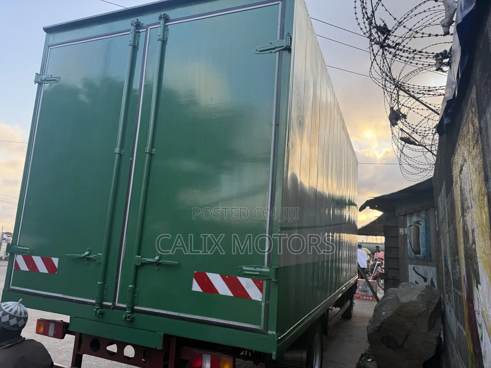 Foreign Used Mercedes Benz 814 Model 6 Tyres.