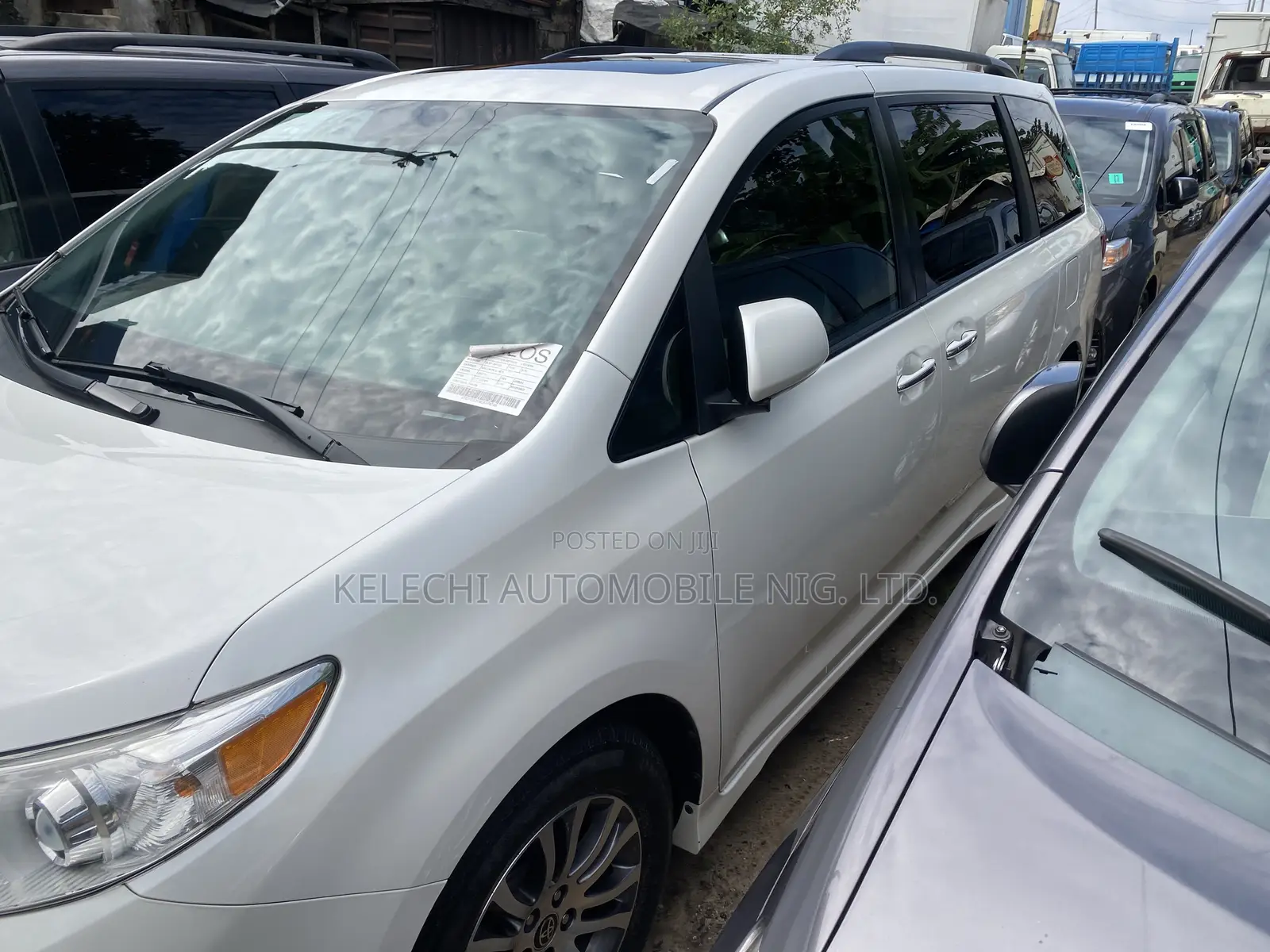 Toyota Sienna XLE Premium AWD 2020 White