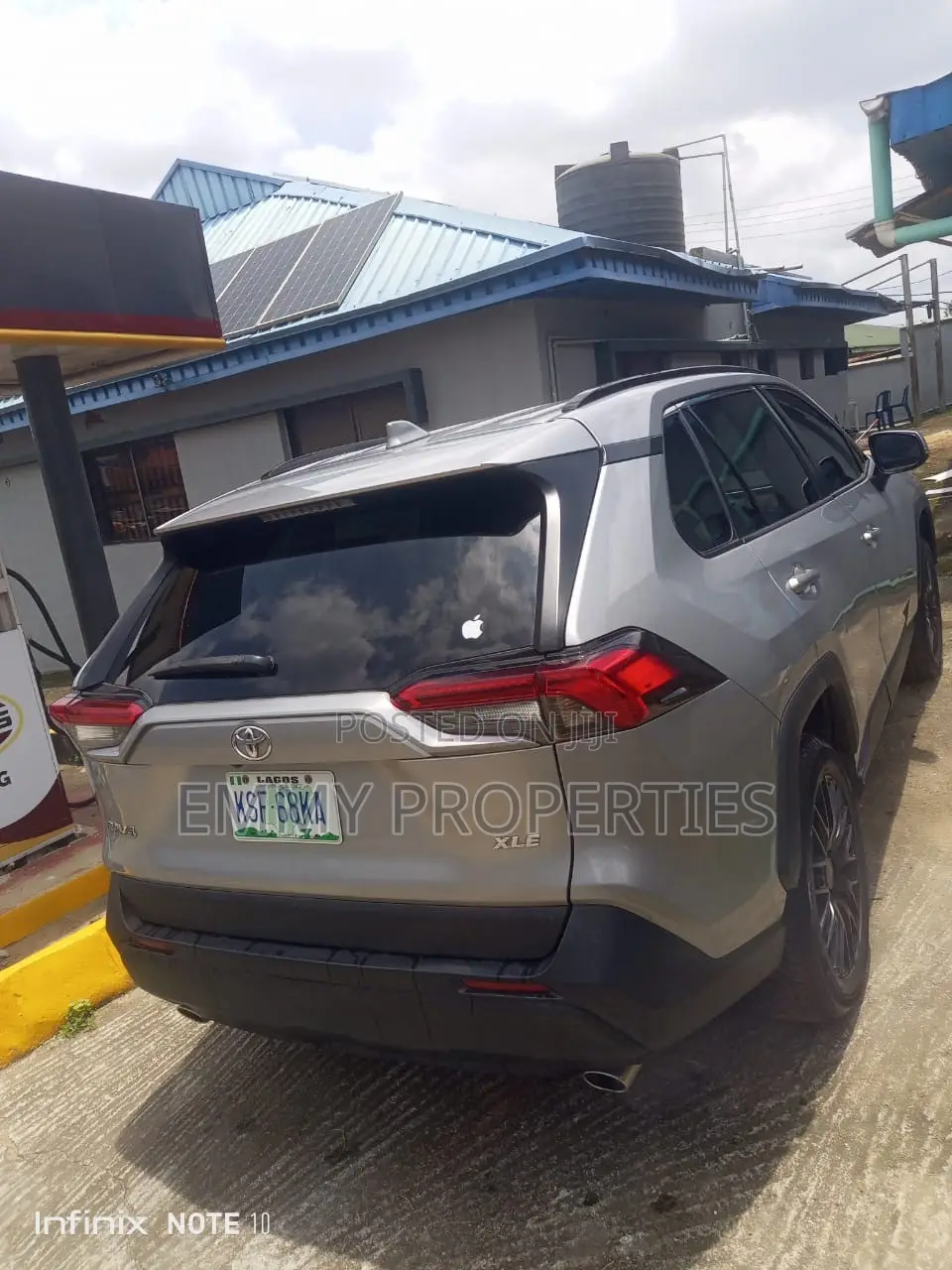 Toyota RAV4 XLE AWD 2020 Silver