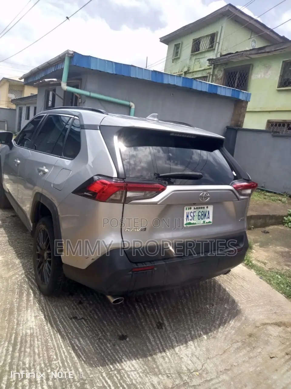 Toyota RAV4 XLE AWD 2020 Silver