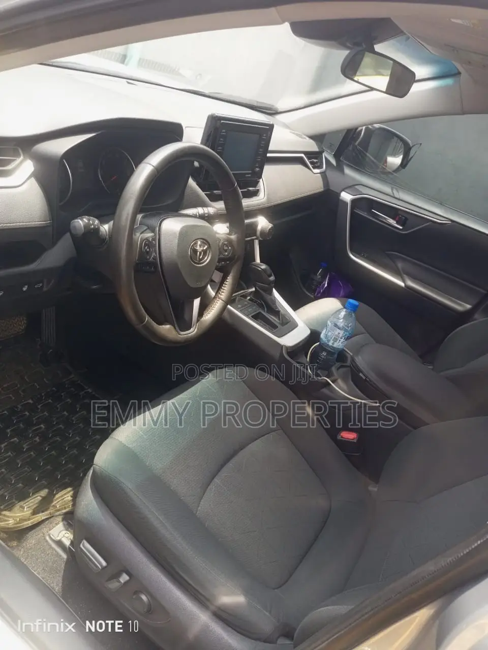 Toyota RAV4 XLE AWD 2020 Silver