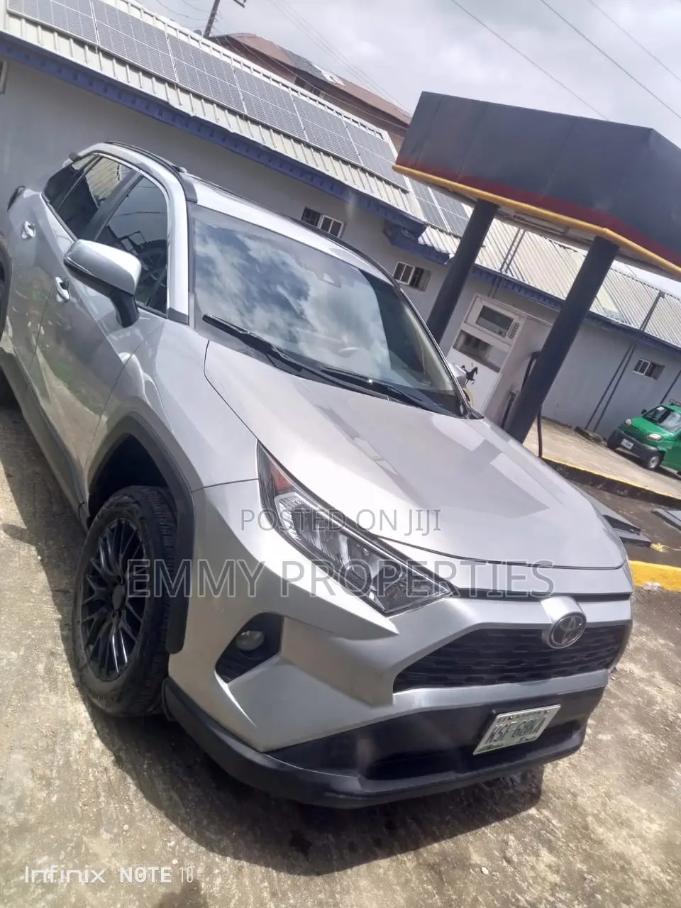 Toyota RAV4 XLE AWD 2020 Silver